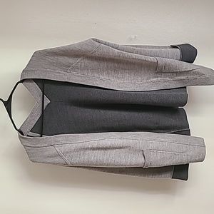 Lululemon Reverse Me Wrap in Heathered Battleship/Heathered Graphite Grey